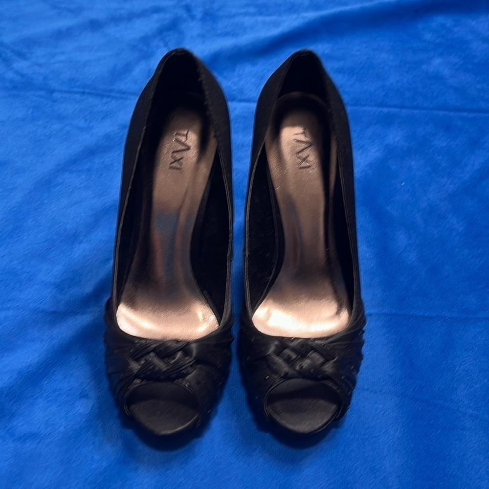 ⭐️ NIB - Taxi black satin peep-toe heels- size 36 - Picture 2 of 10